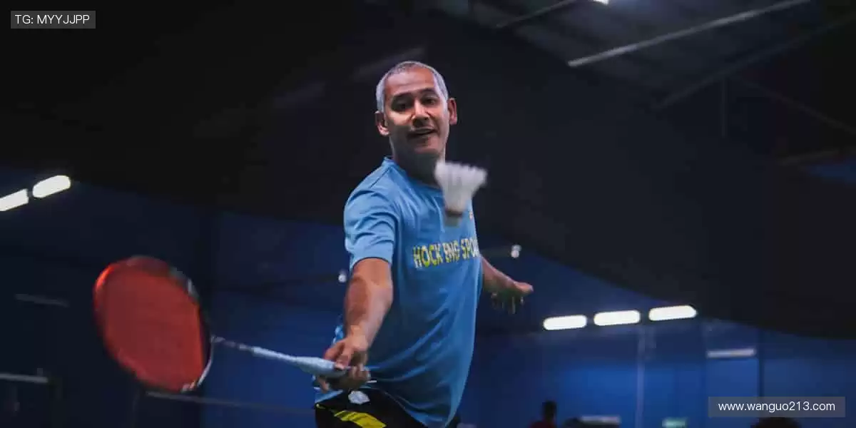 📱实时弹幕，全球球迷在线狂欢！💬